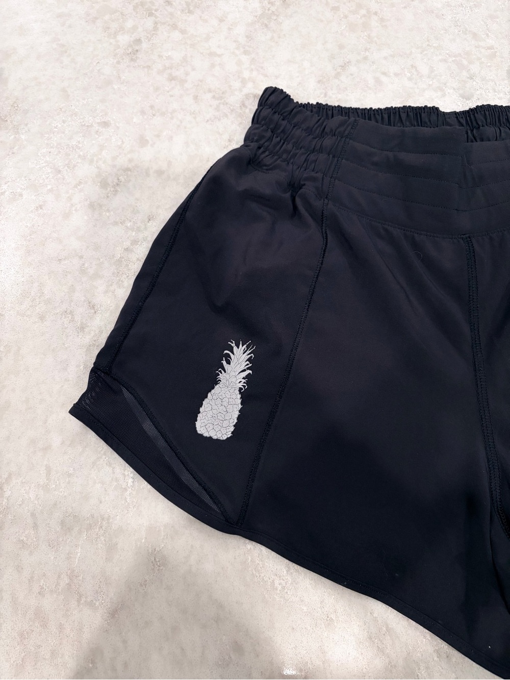 Lululemon Hawaii Pineapple Hotty Hot Shorts - Black/Size 4 Rare